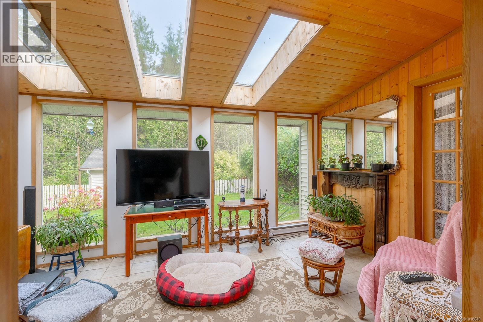 A 280 Binnacle Rd, Bamfield