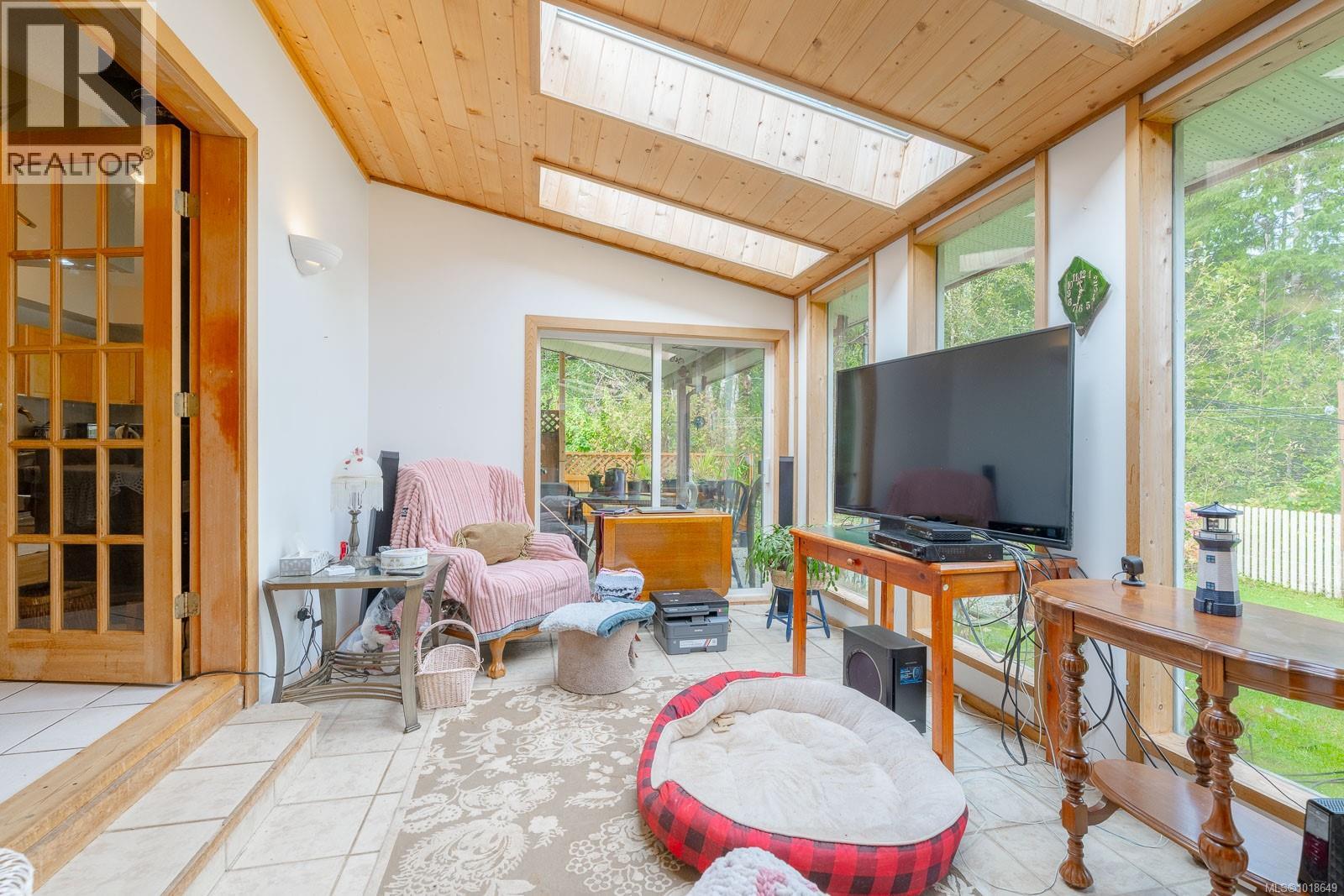 A 280 Binnacle Rd, Bamfield