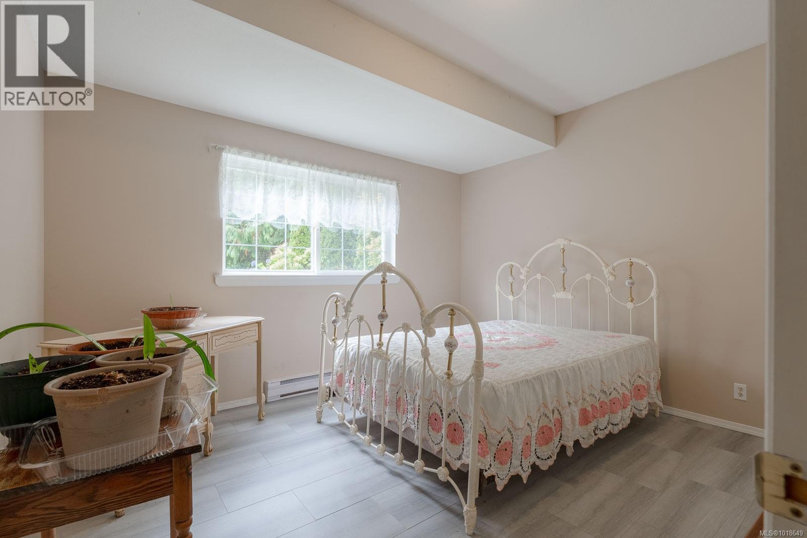 A 280 Binnacle Rd, Bamfield