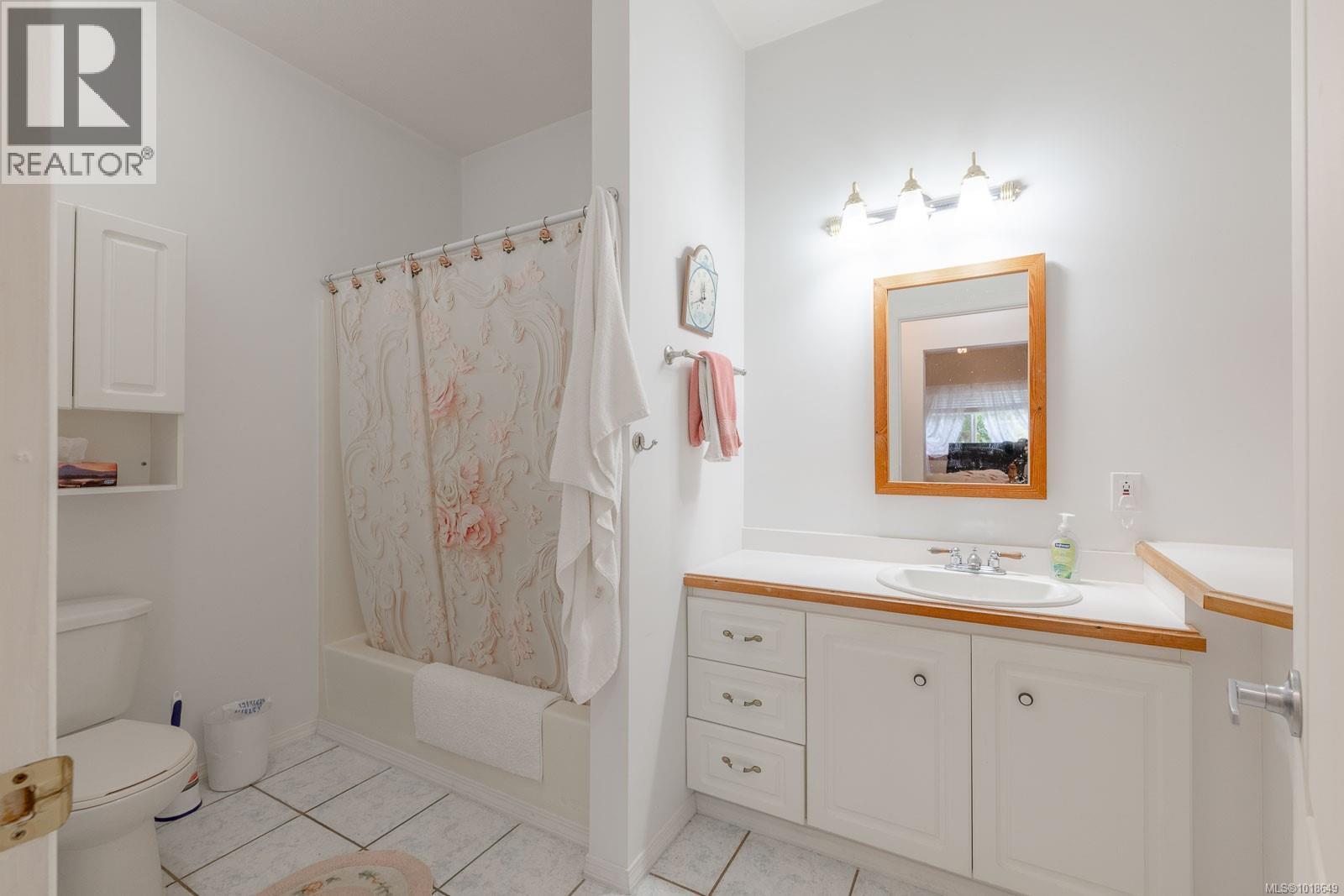 A 280 Binnacle Rd, Bamfield