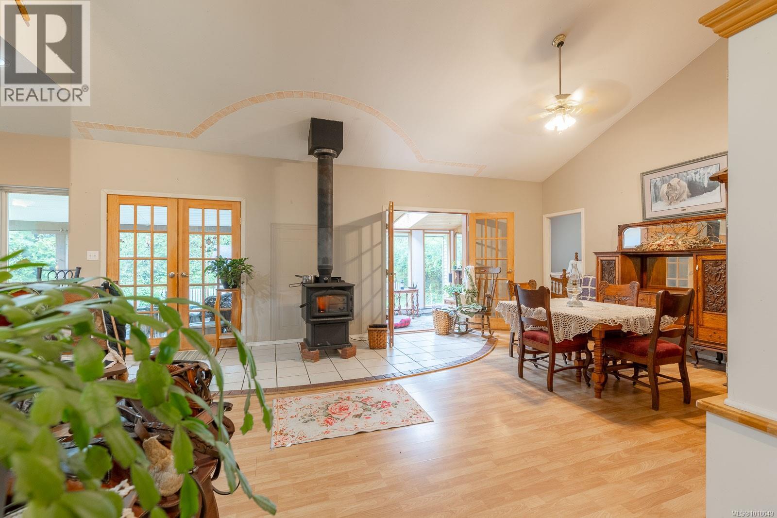 A 280 Binnacle Rd, Bamfield