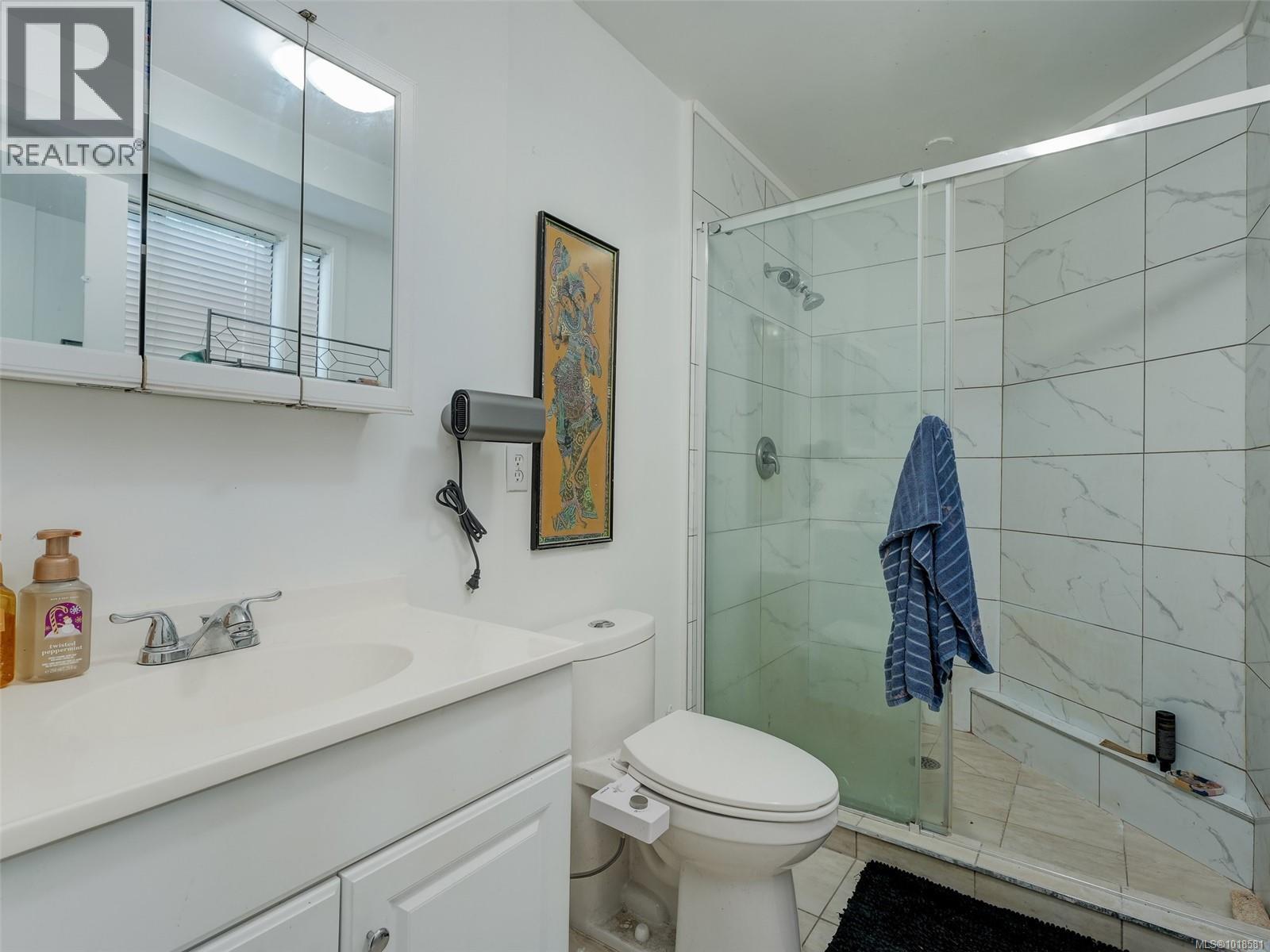 1544 GRANADA CRES - 16