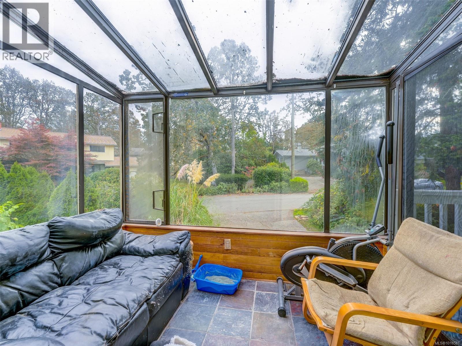 1544 GRANADA CRES - 5