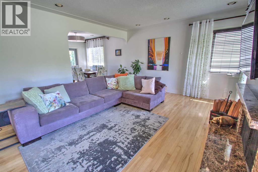 Single Family House Bungalow for Sale in  Scotland Street SW Scarboro Calgary 