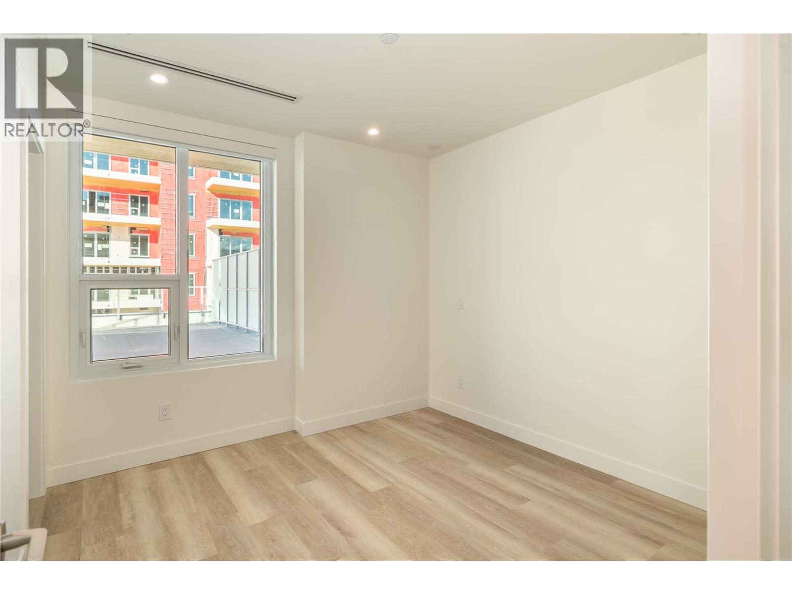 #715 3340 LAKESHORE ROAD - 11