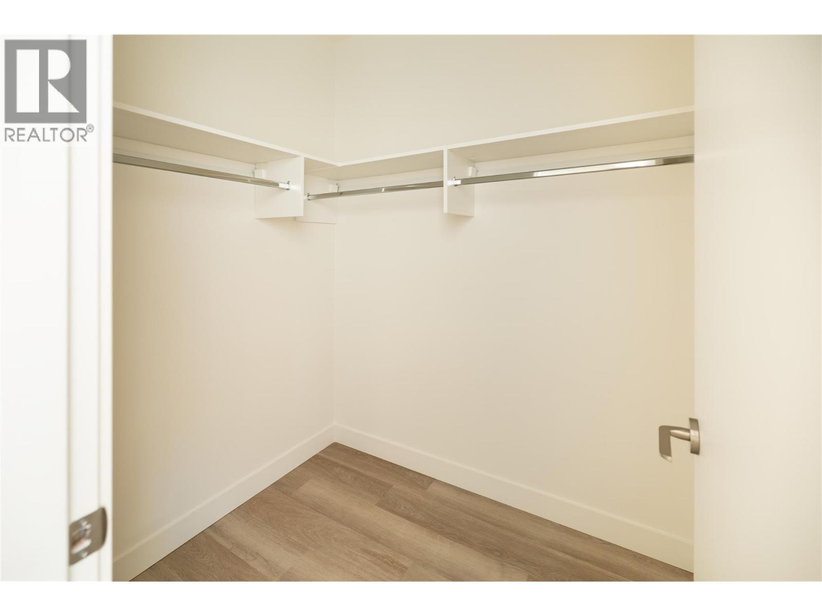 #715 3340 LAKESHORE ROAD - 12