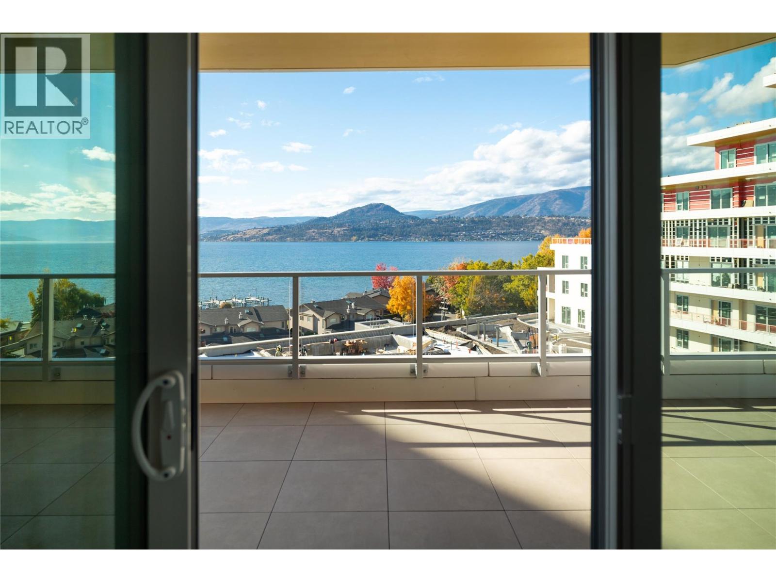 #715 3340 LAKESHORE ROAD - 14