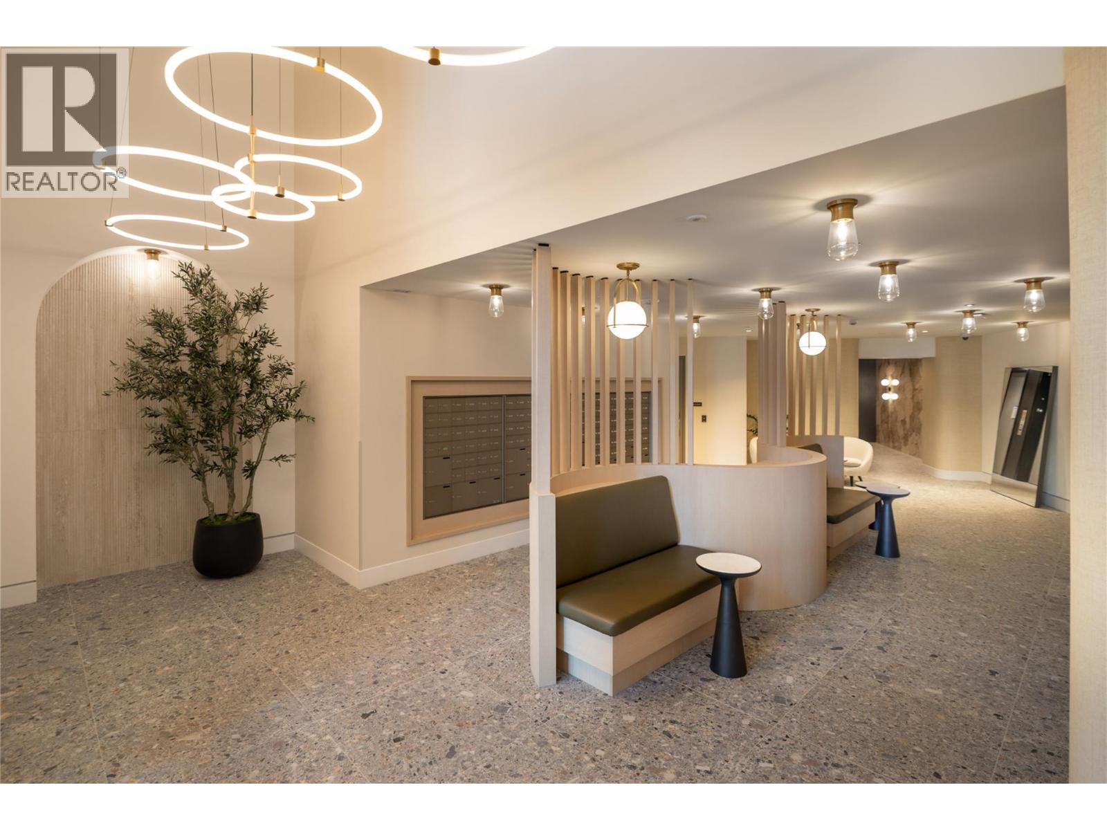 #715 3340 LAKESHORE ROAD - 37