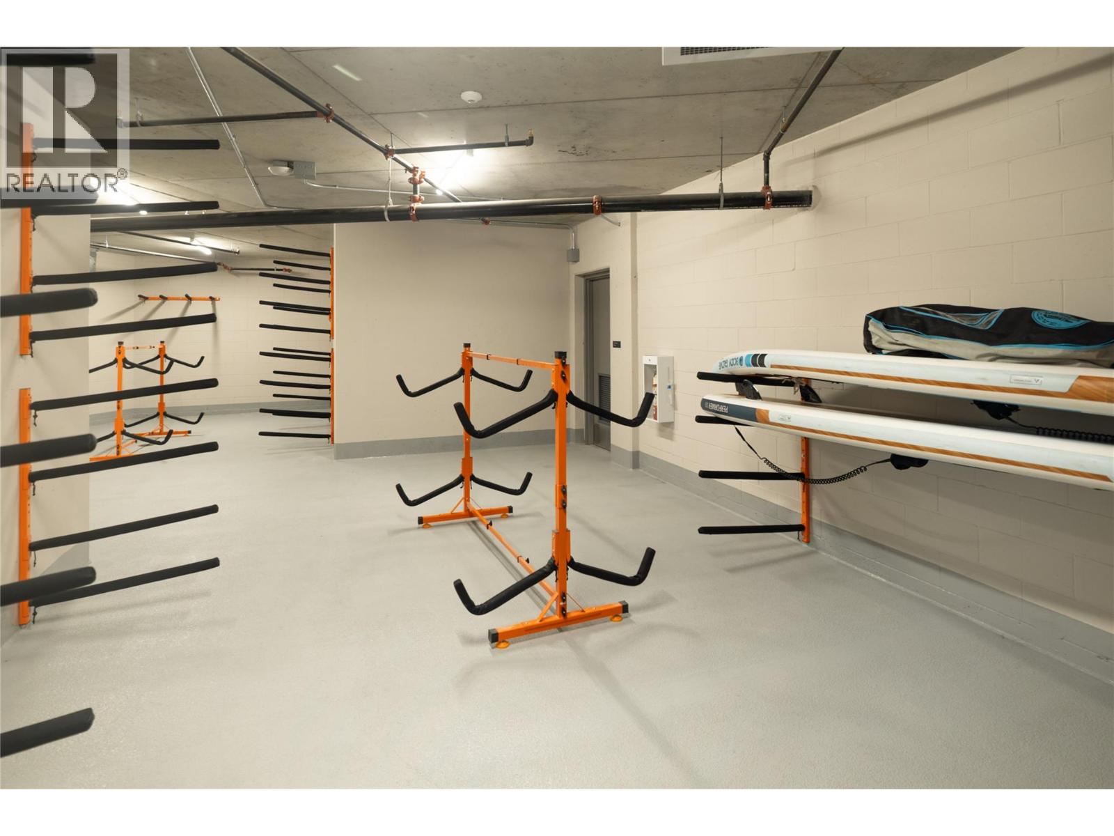 #715 3340 LAKESHORE ROAD - 40