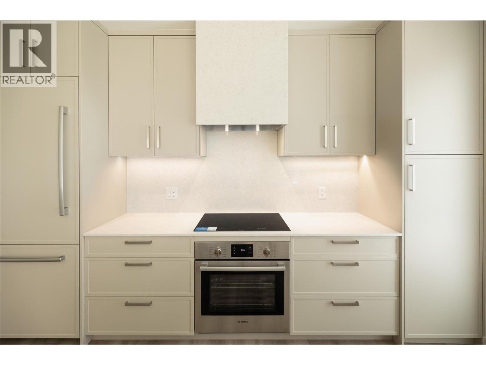 #715 3340 LAKESHORE ROAD - 7