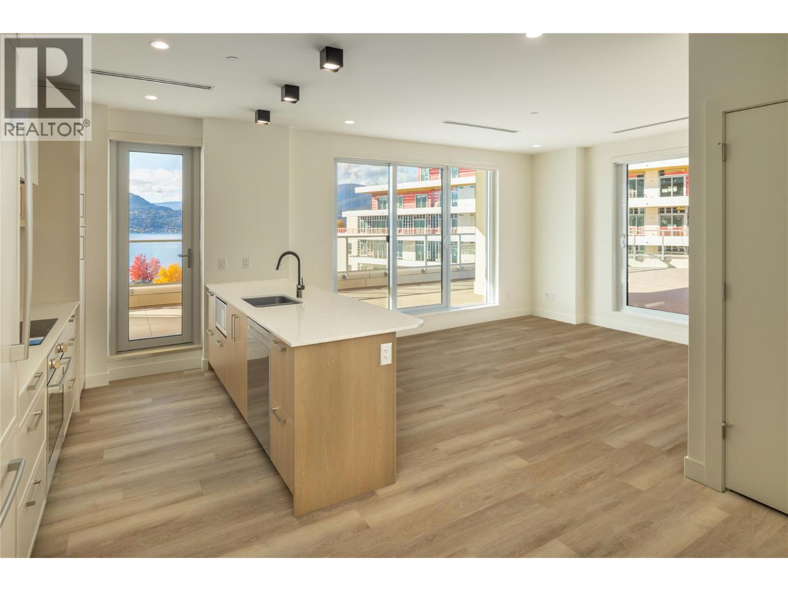 #715 3340 LAKESHORE ROAD - 8