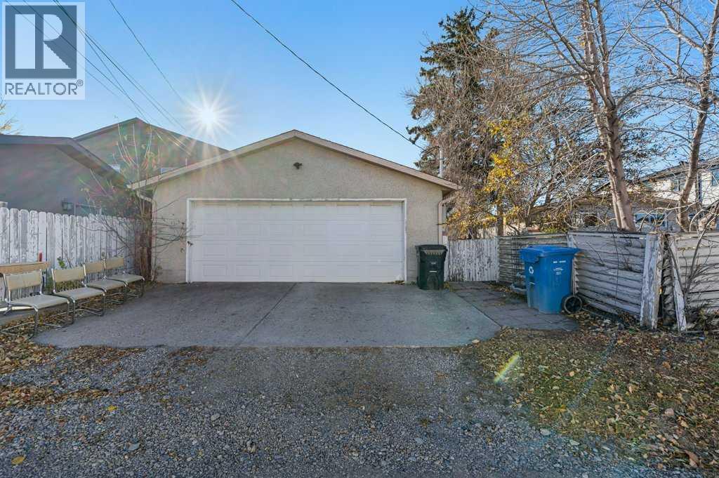 Single Family House Bungalow for Sale in   Avenue SW North Glenmore Park Calgary 