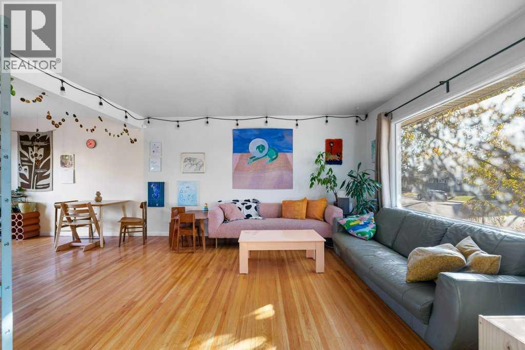 Single Family House Bungalow for Sale in   Avenue SW North Glenmore Park Calgary 