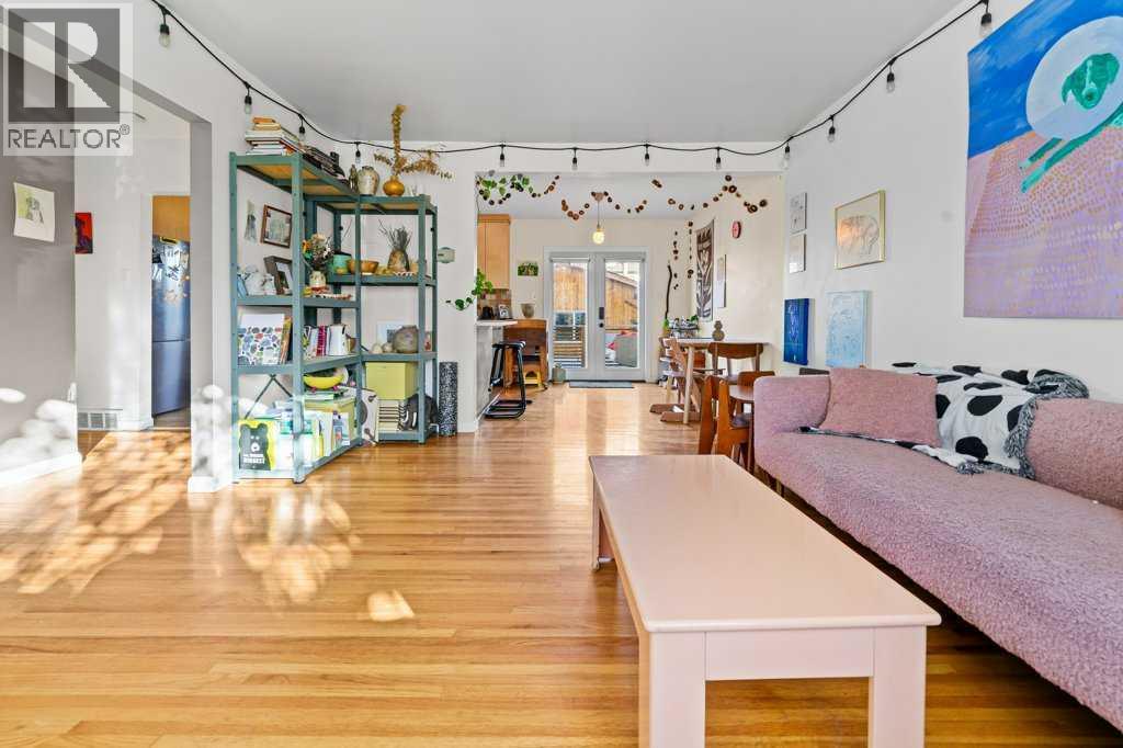 Single Family House Bungalow for Sale in   Avenue SW North Glenmore Park Calgary 