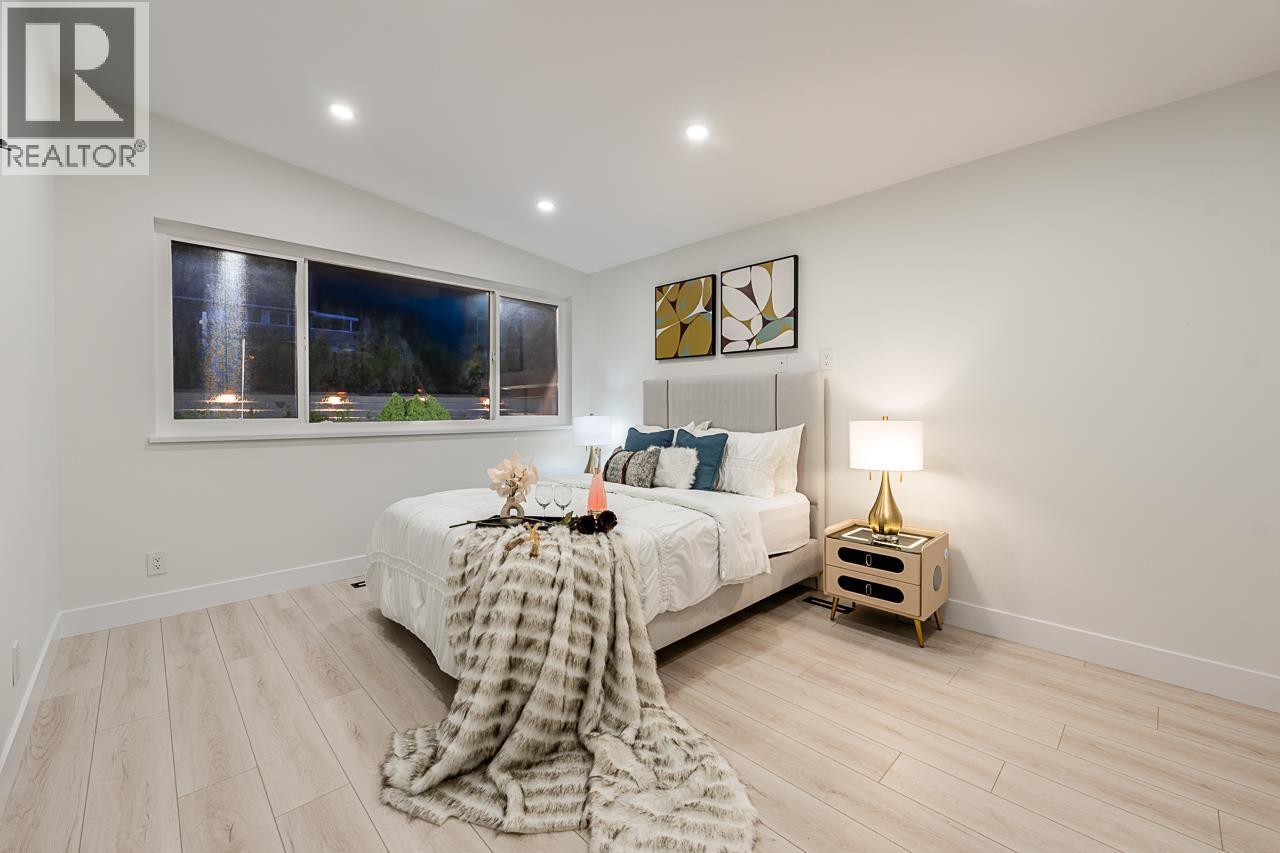 531 GREENWAY AVENUE, North Vancouver