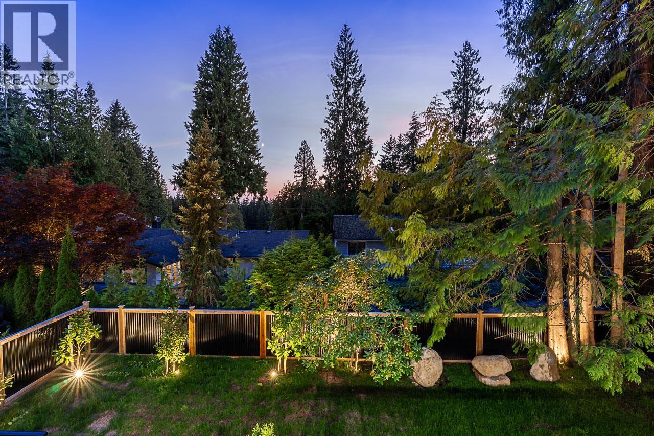 531 GREENWAY AVENUE, North Vancouver