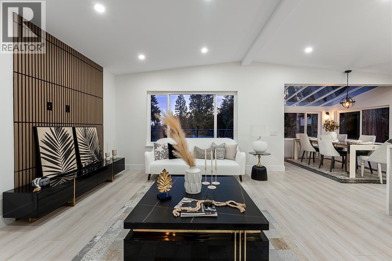 531 GREENWAY AVENUE, North Vancouver