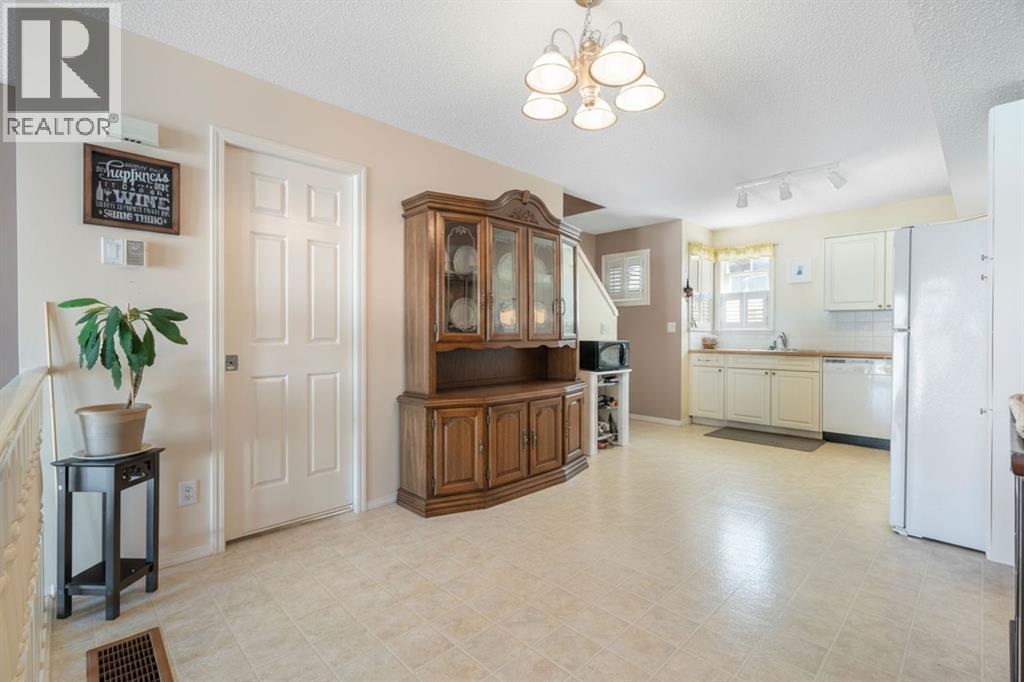 Single Family House 4 Level for Sale in  Bridlewood Lane SW Bridlewood Calgary 