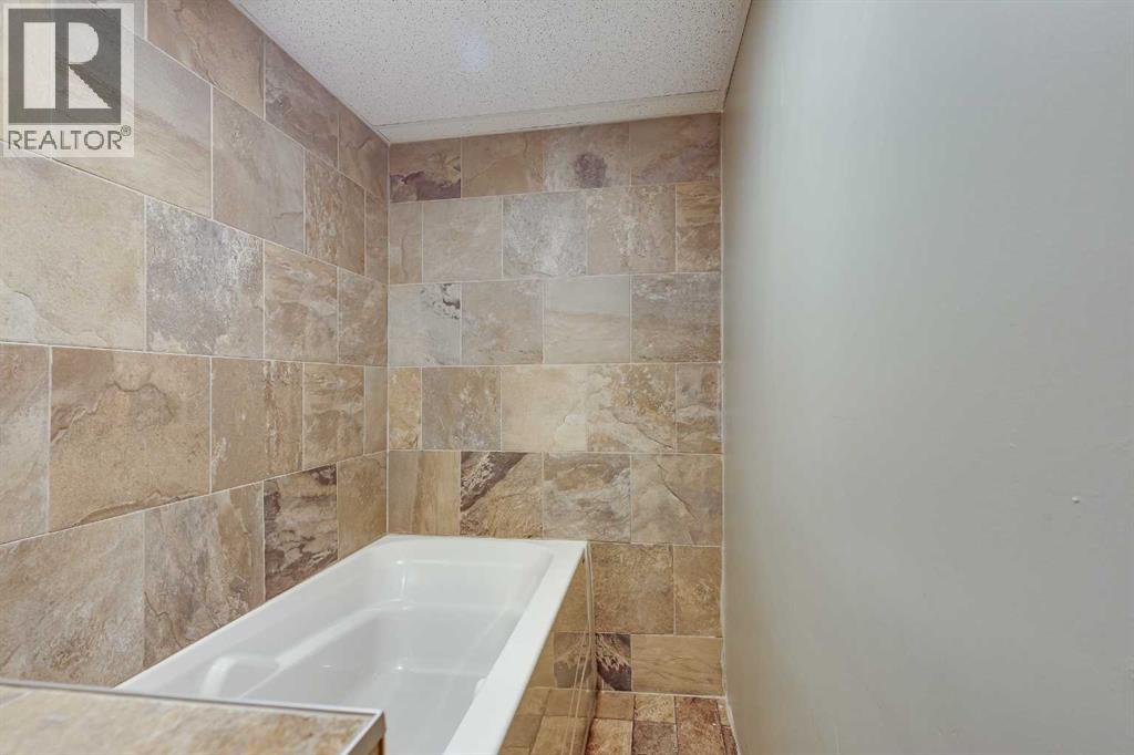 3905 54 Avenue, Innisfail