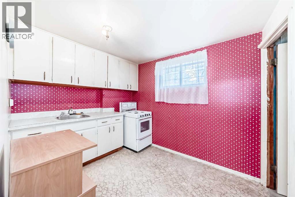 916 38 Street SE, Calgary, Alberta