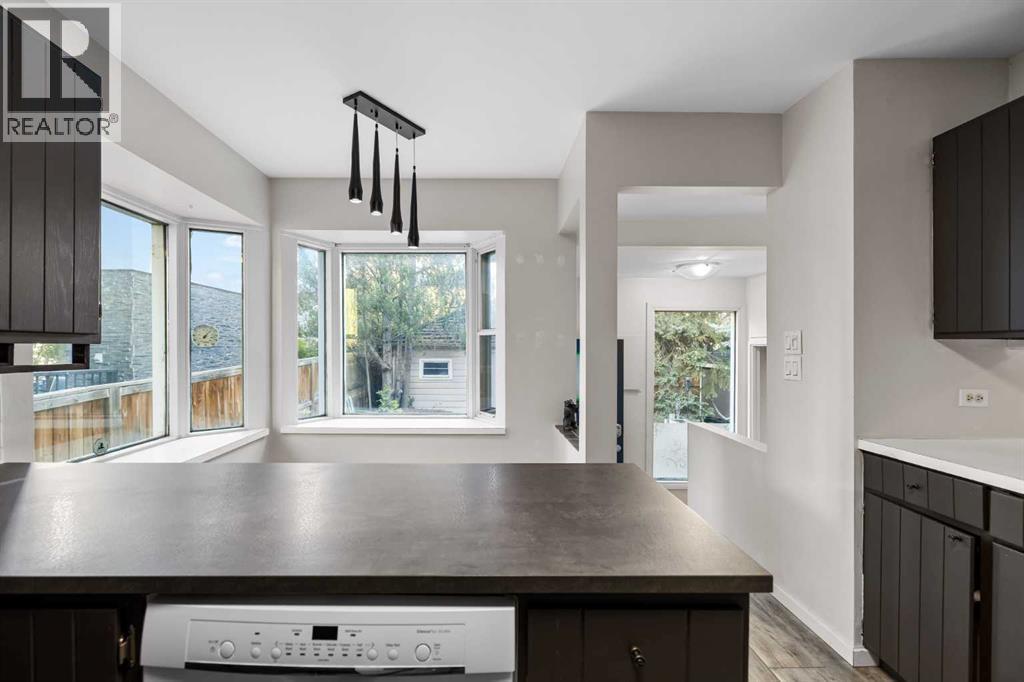 Single Family House Bungalow for Sale in   Avenue SW Elboya Calgary 