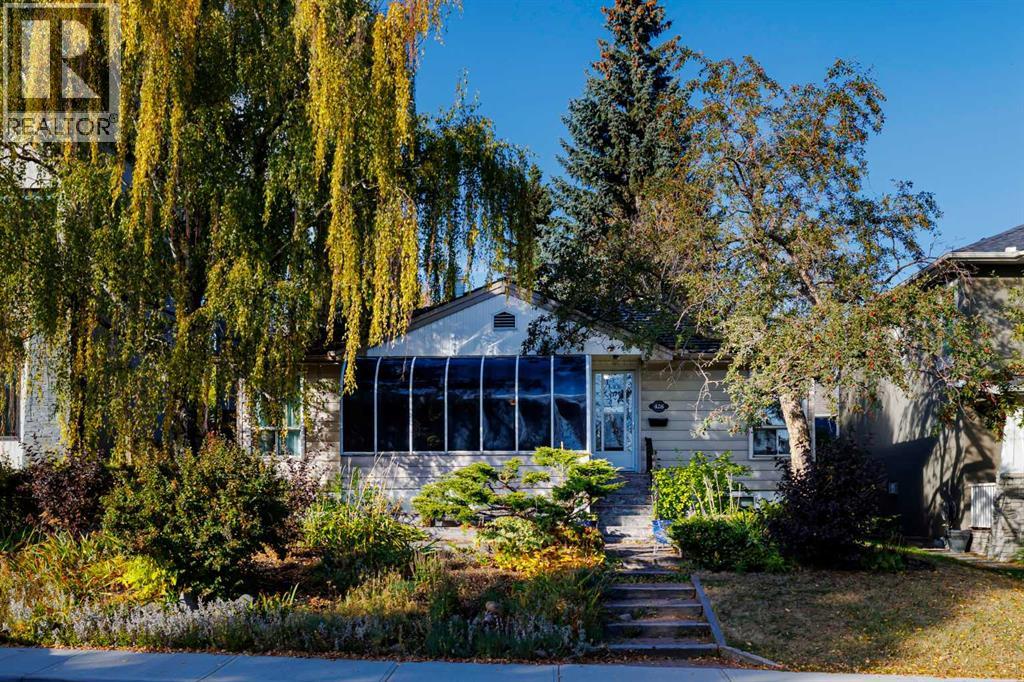 Single Family House Bungalow for Sale in   Avenue SW Elboya Calgary 