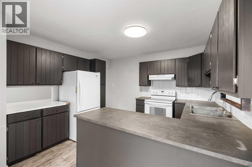 Single Family House Bungalow for Sale in   Avenue SW Elboya Calgary 