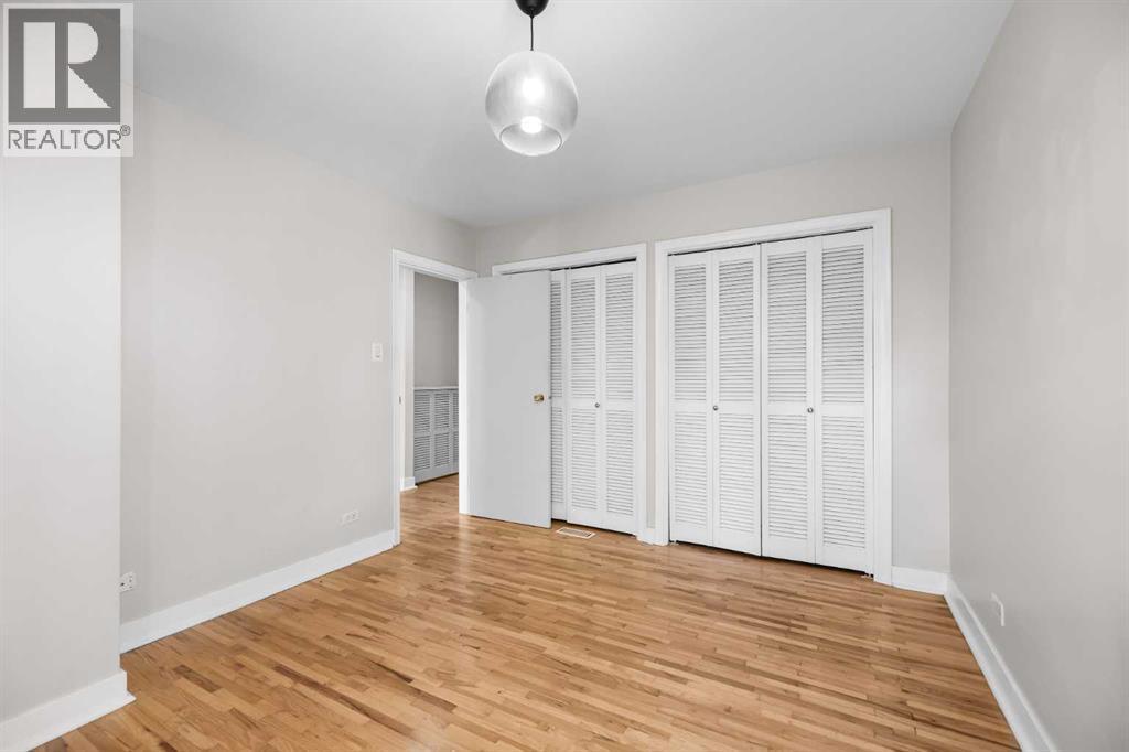 Single Family House Bungalow for Sale in   Avenue SW Elboya Calgary 