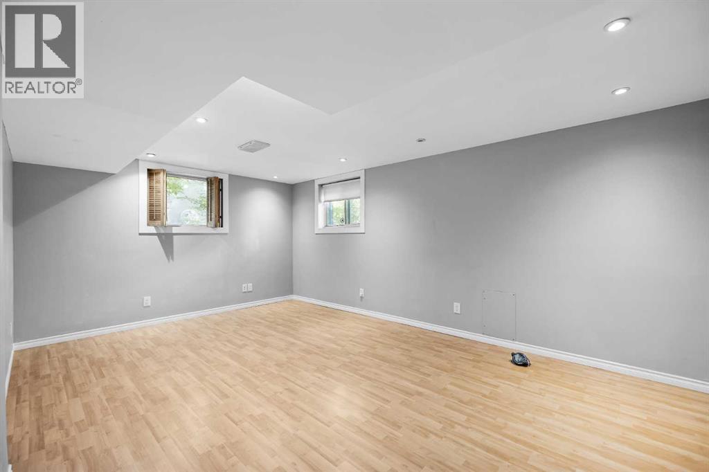 Single Family House Bungalow for Sale in   Avenue SW Elboya Calgary 