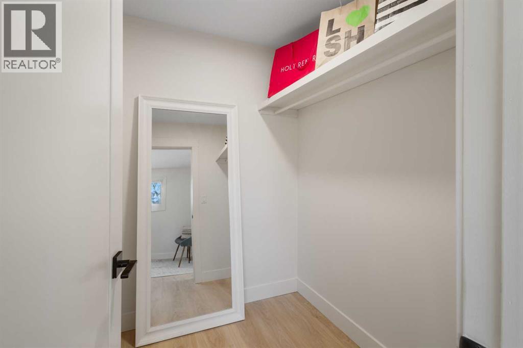 Single Family House Bungalow for Sale in  Verona Drive NW Varsity Calgary 