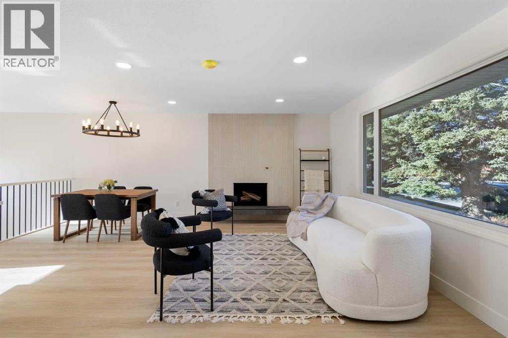 Single Family House Bungalow for Sale in  Verona Drive NW Varsity Calgary 