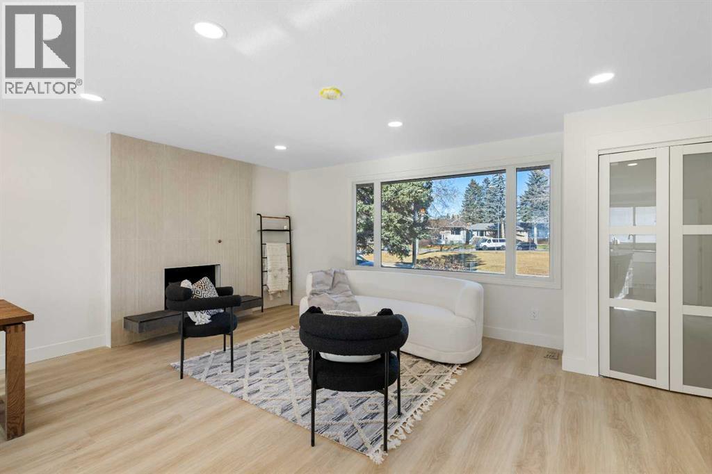 Single Family House Bungalow for Sale in  Verona Drive NW Varsity Calgary 