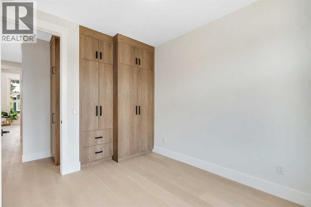 Single Family House for Sale in A Regent Crescent NE Renfrew Calgary 