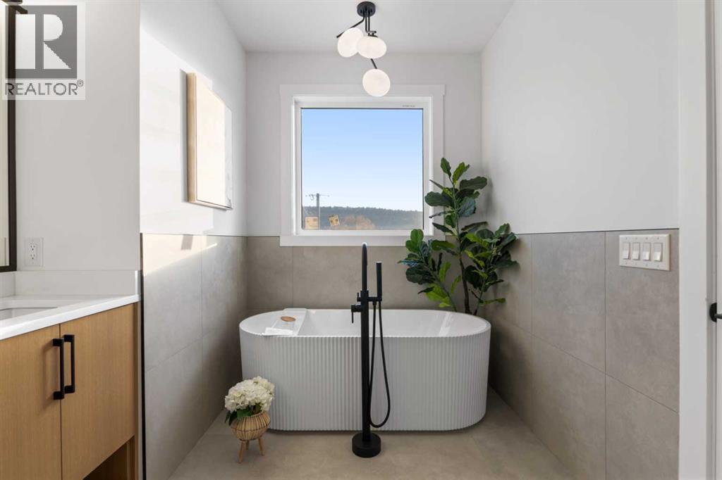 Single Family House for Sale in   Avenue NW Montgomery Calgary 