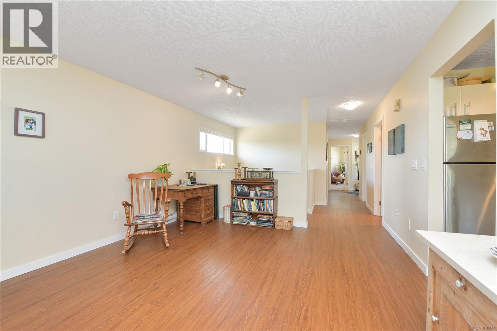 #27 4125 INTERURBAN RD - 7