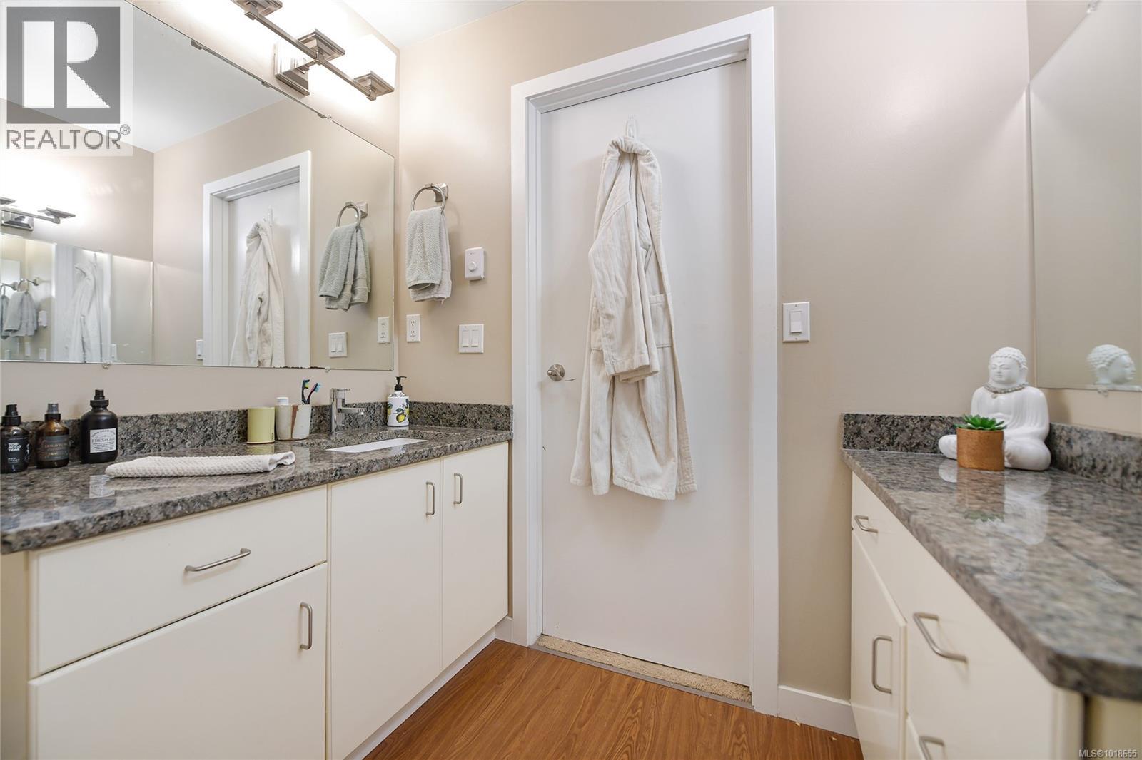 #27 4125 INTERURBAN RD - 21