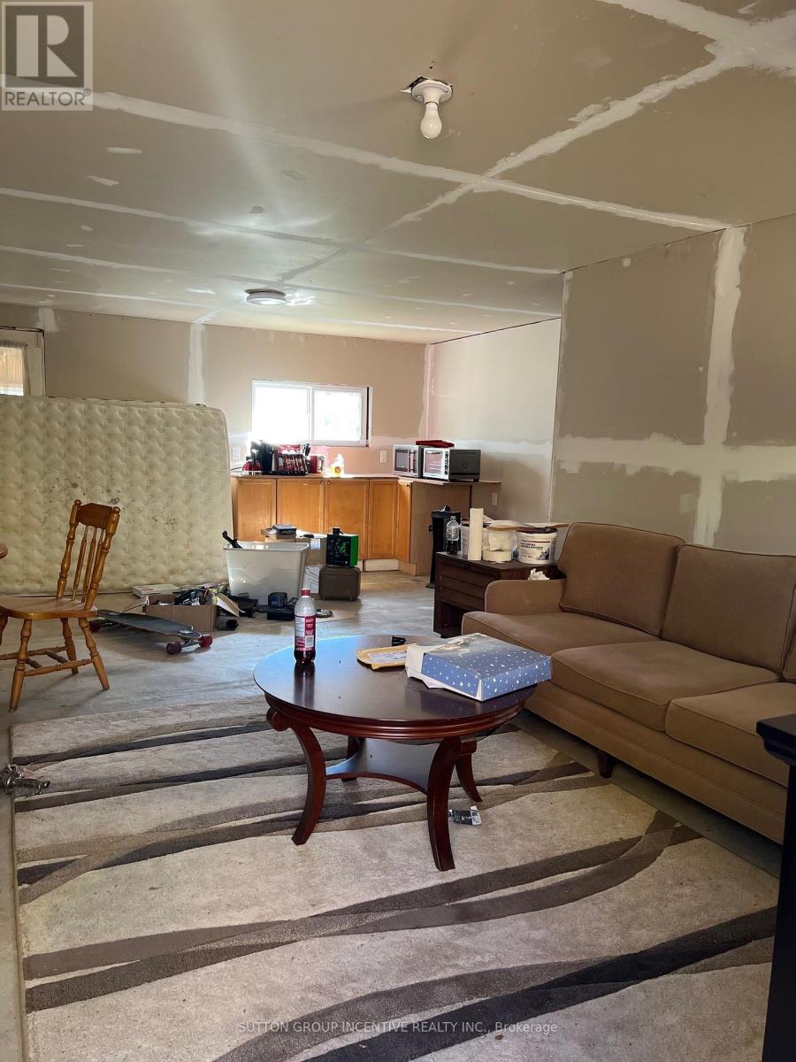 4067 AIRPORT ROAD - 10