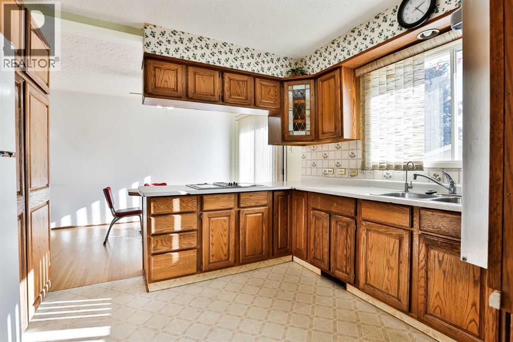 Single Family House Bungalow for Sale in  th Avenue S Victoria Park Lethbridge 