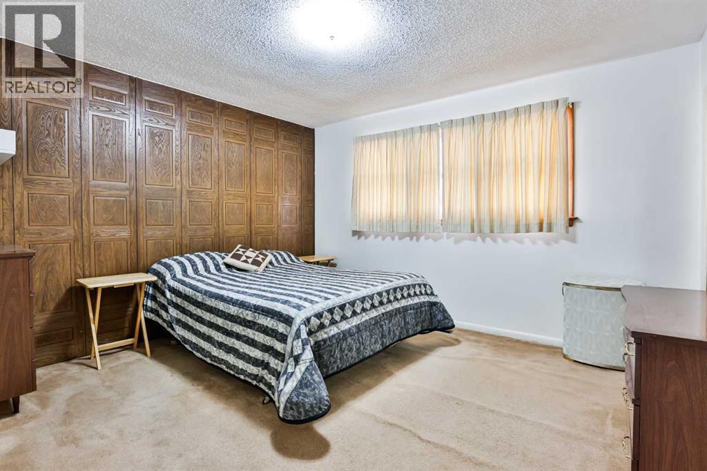 Single Family House Bungalow for Sale in  th Avenue S Victoria Park Lethbridge 