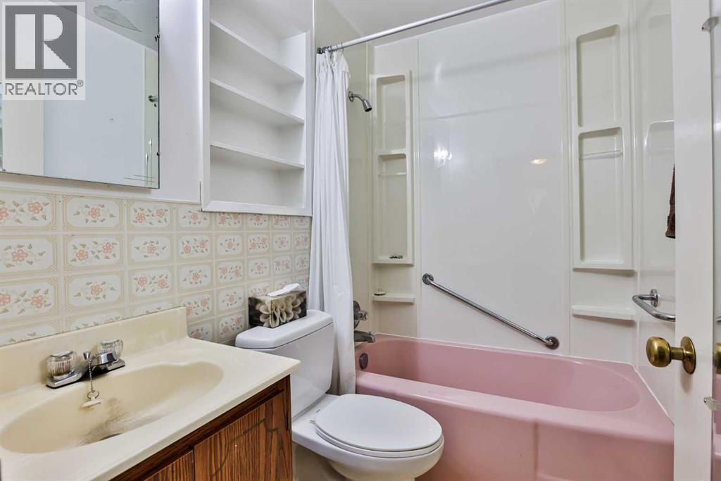 Single Family House Bungalow for Sale in  th Avenue S Victoria Park Lethbridge 