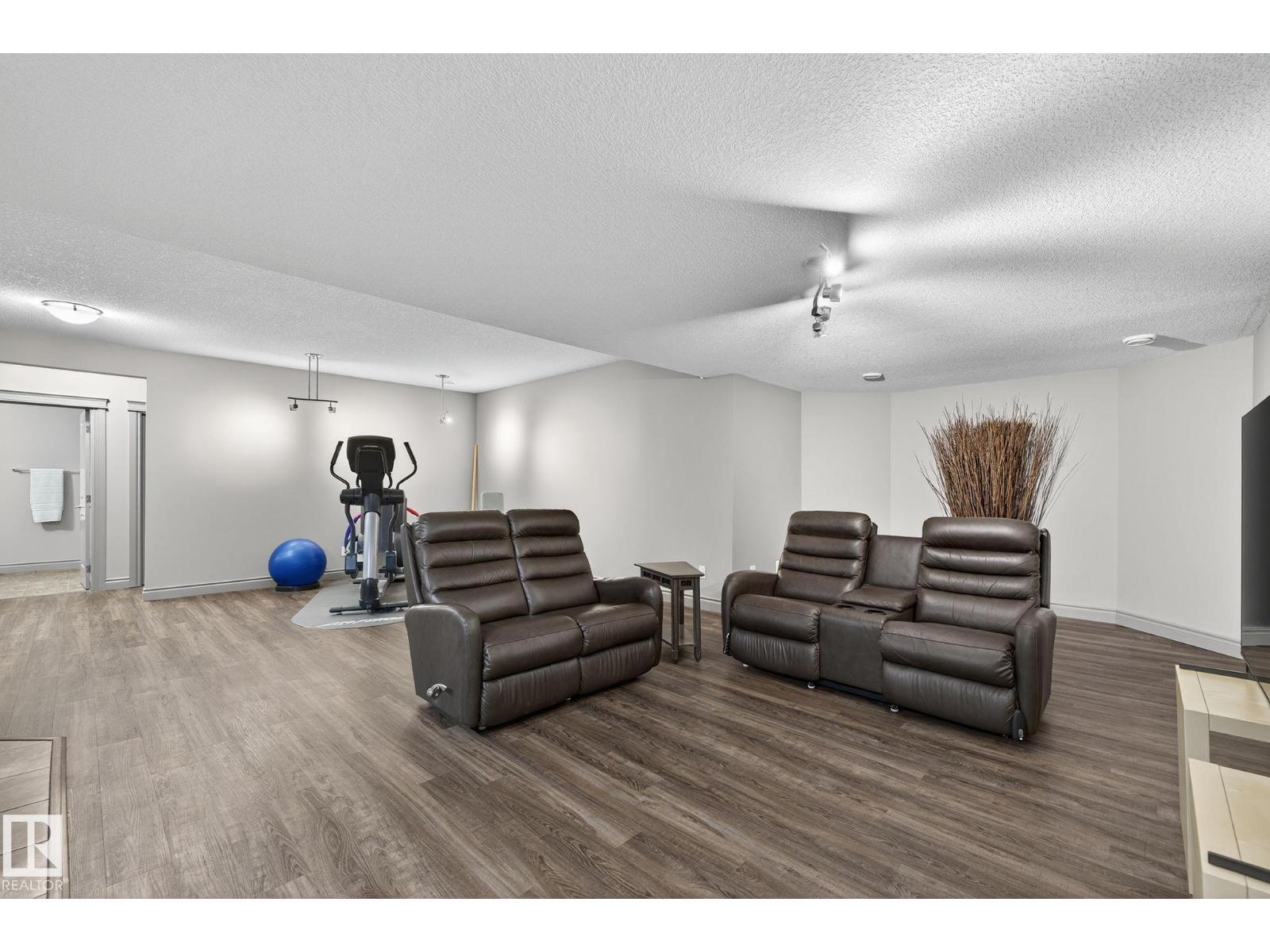 4804 212 ST NW, Edmonton