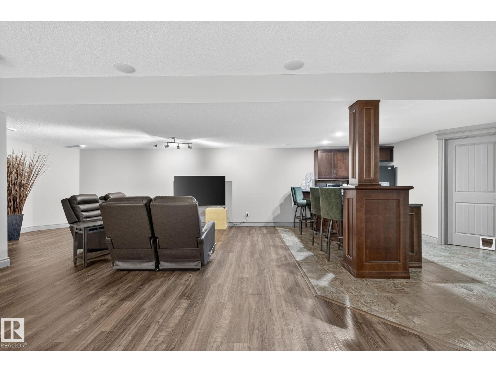 4804 212 ST NW, Edmonton