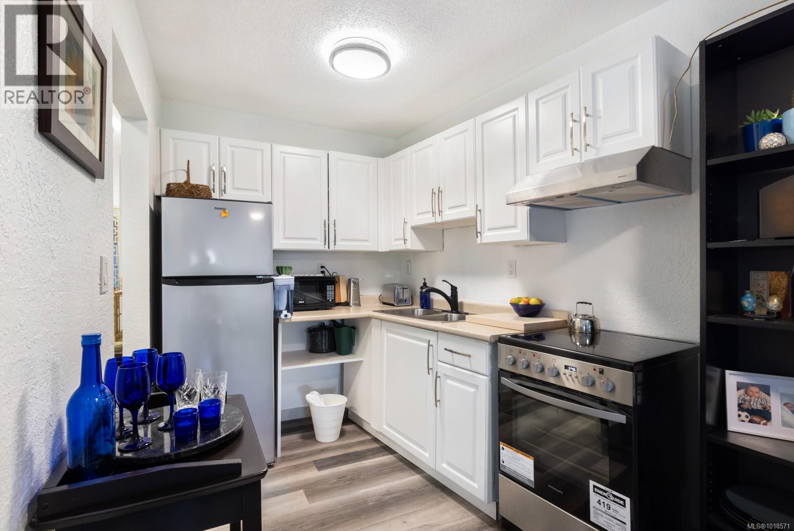 #112 3040 PINE ST - 14