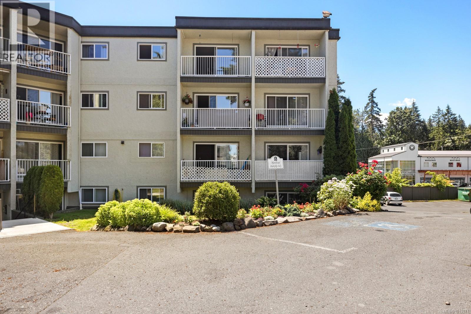 #112 3040 PINE ST - 2