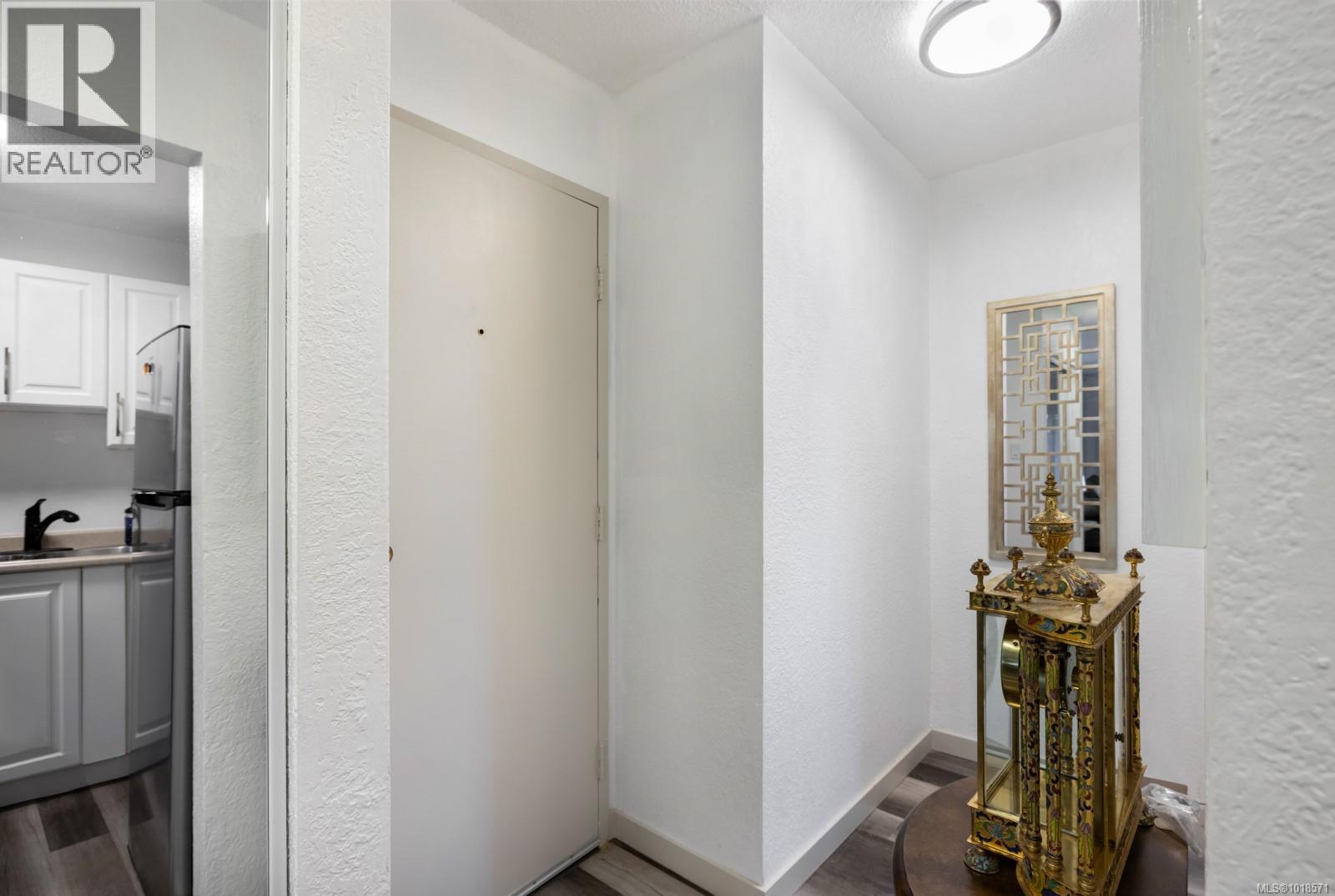 #112 3040 PINE ST - 6