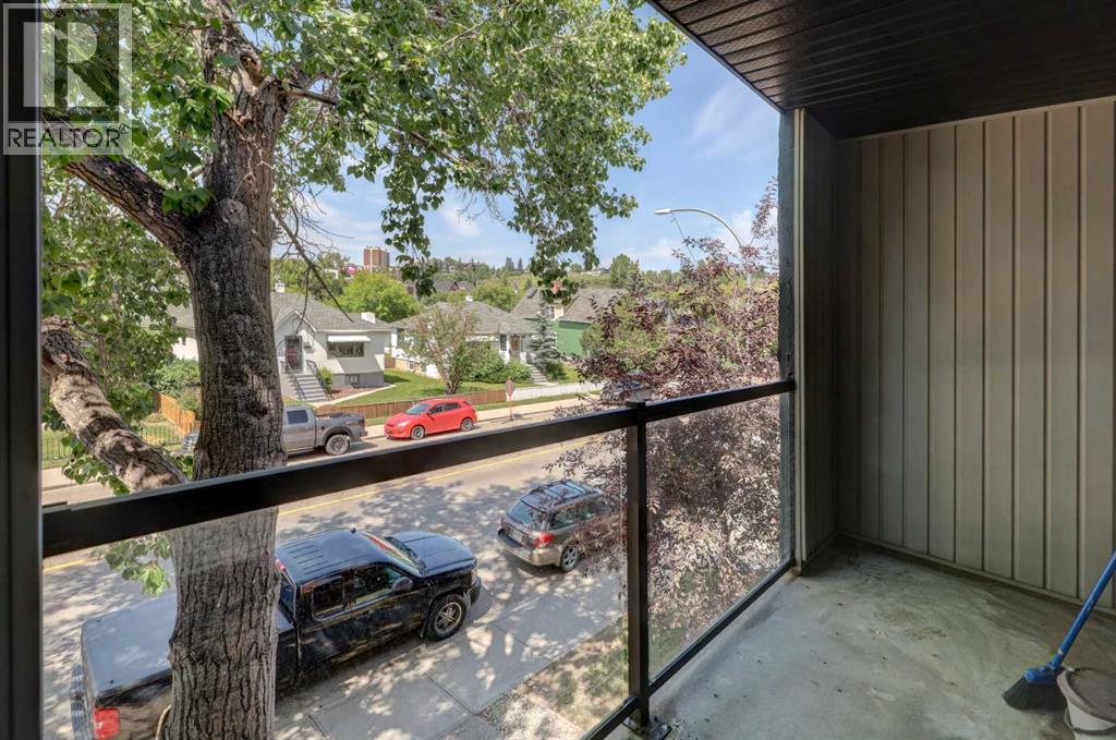 Single Family House for Sale in    Avenue NW Sunnyside Calgary 