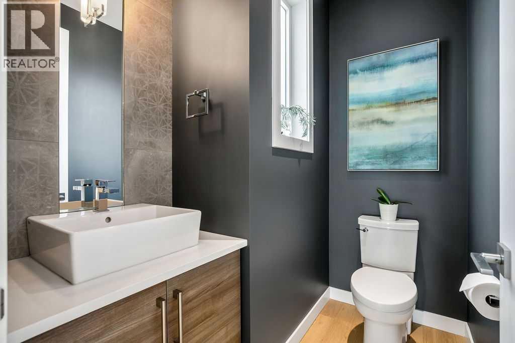 Single Family House for Sale in   Avenue SW North Glenmore Park Calgary 