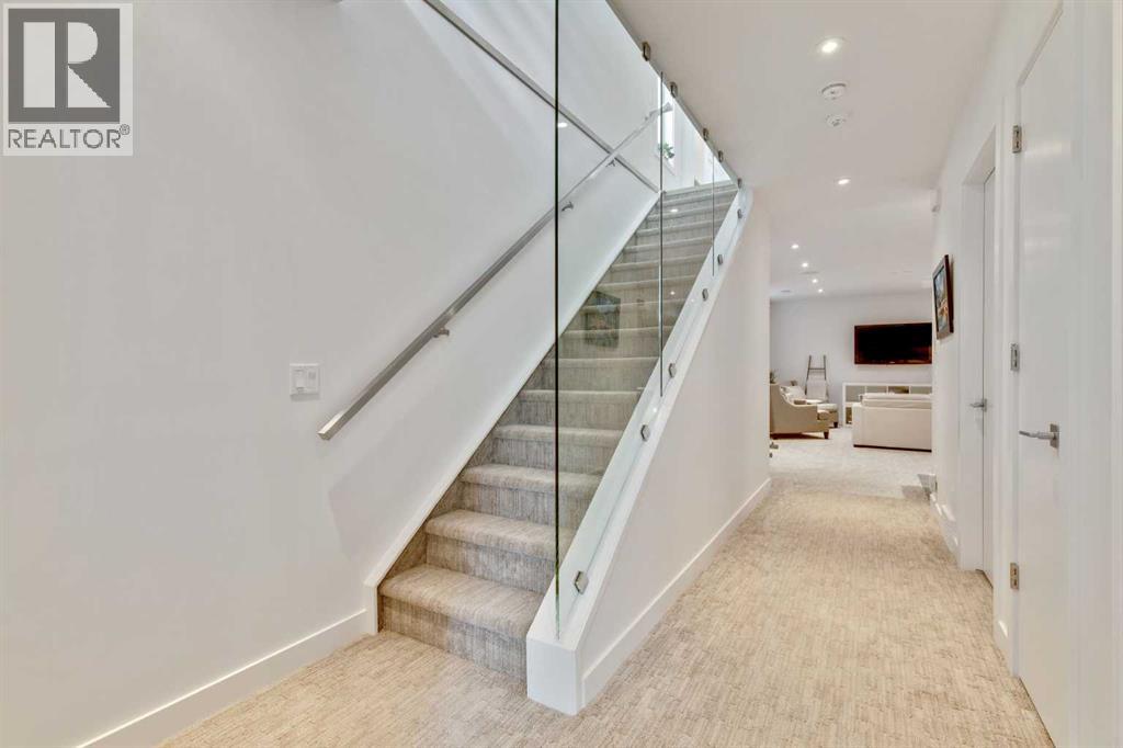 Single Family House for Sale in   Avenue SW North Glenmore Park Calgary 