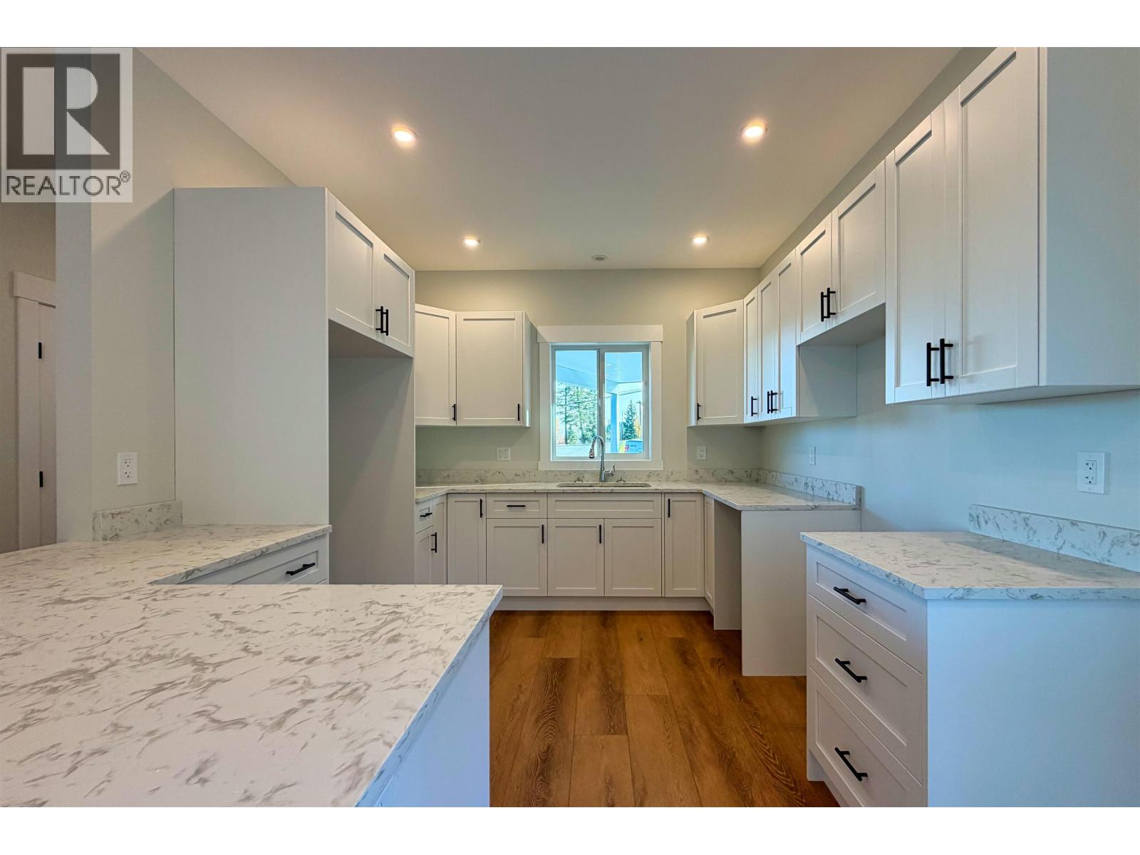 #18 555 WOTZKE DRIVE - 5