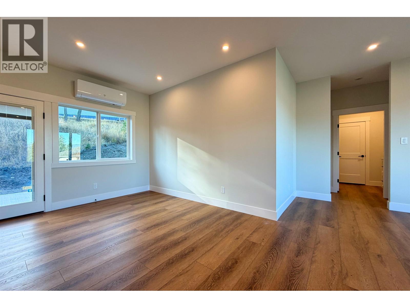 #18 555 WOTZKE DRIVE - 7